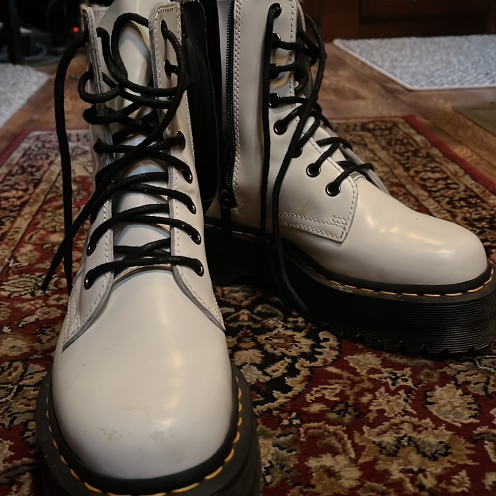 Doc Martens - Picture 2 of 4